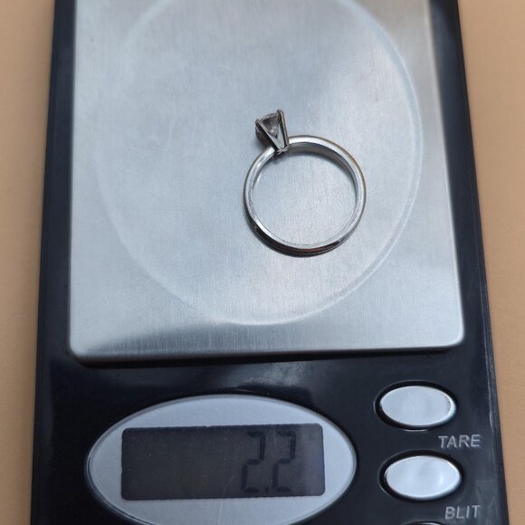 Size 8 Sterling Silver Round Cubic Zirconia Gem Band Ring A5873 - Picture 9 of 9